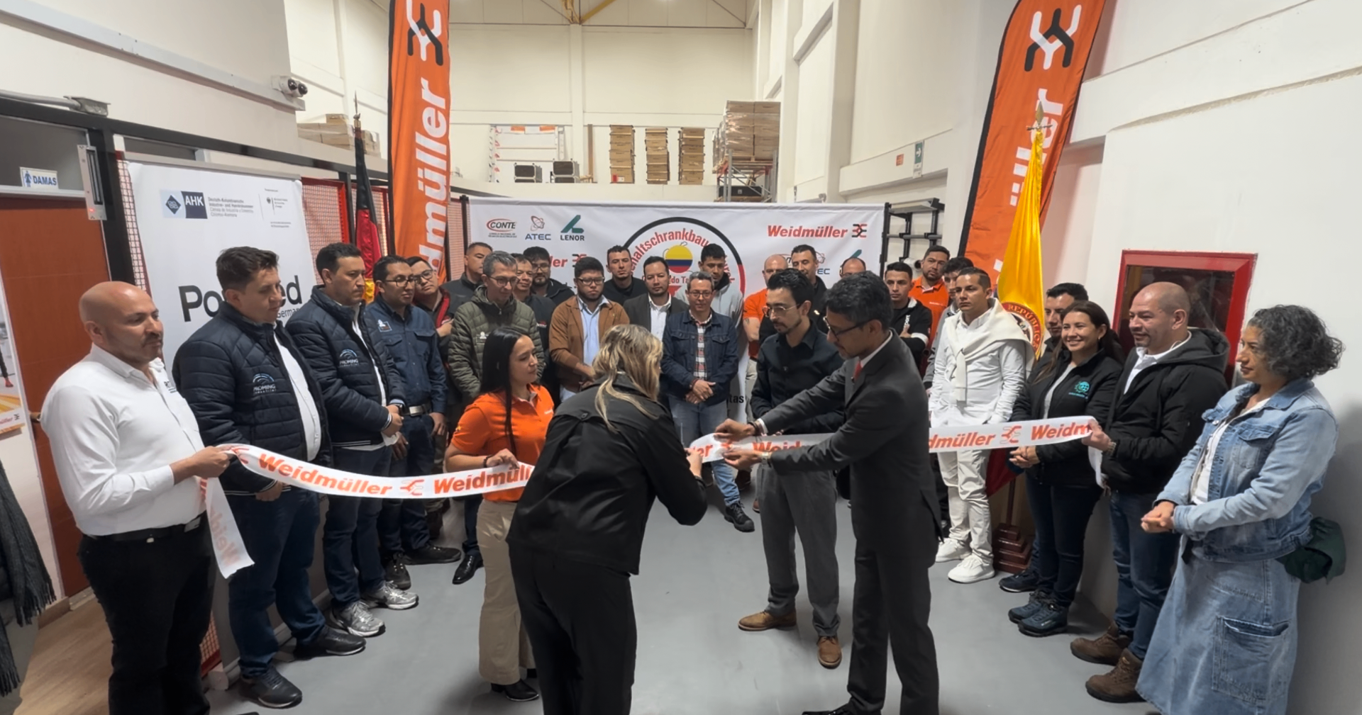 Corte de cinta — Inauguración del Programa CTW