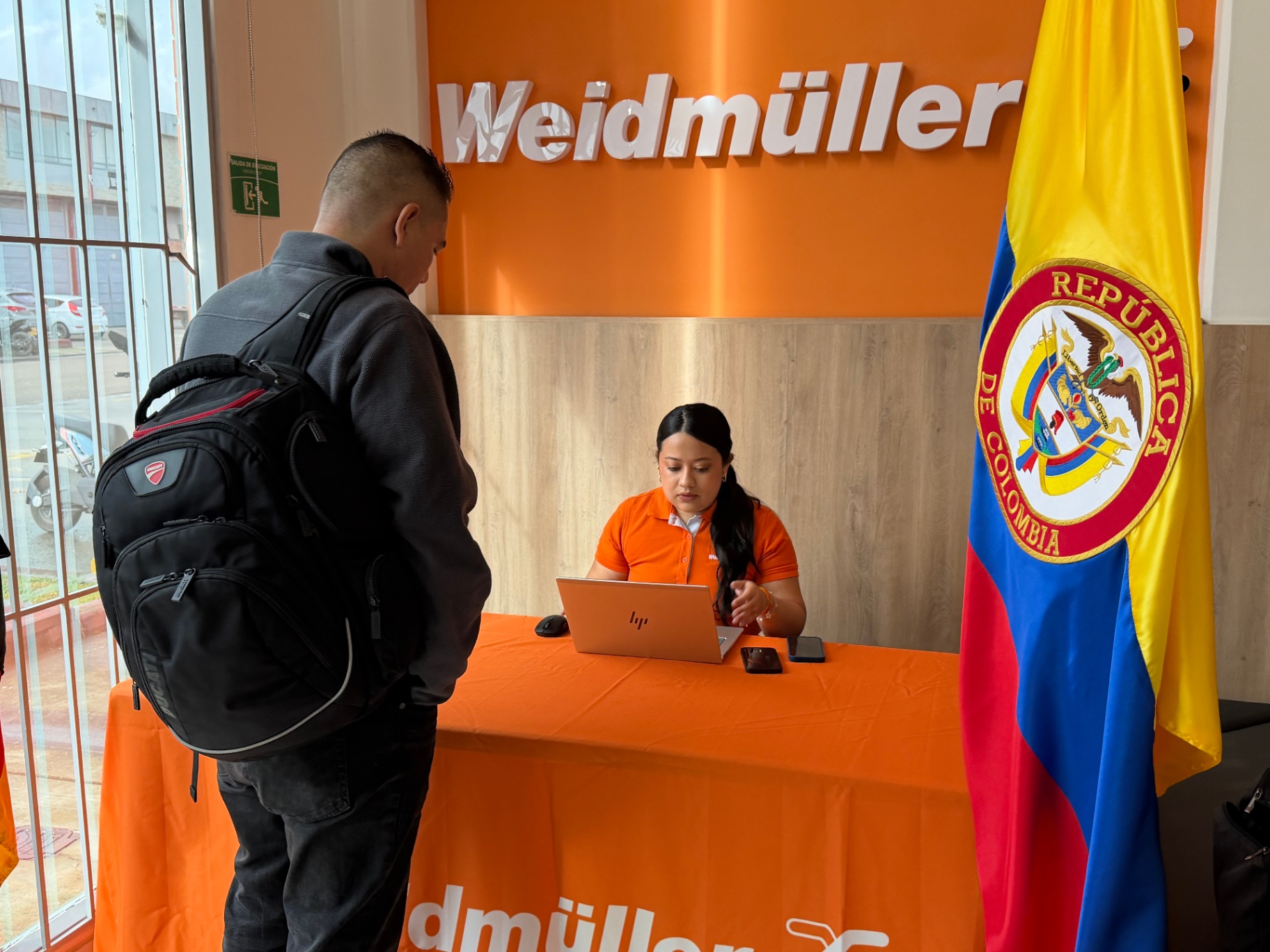 Registro de asistentes en la inauguración